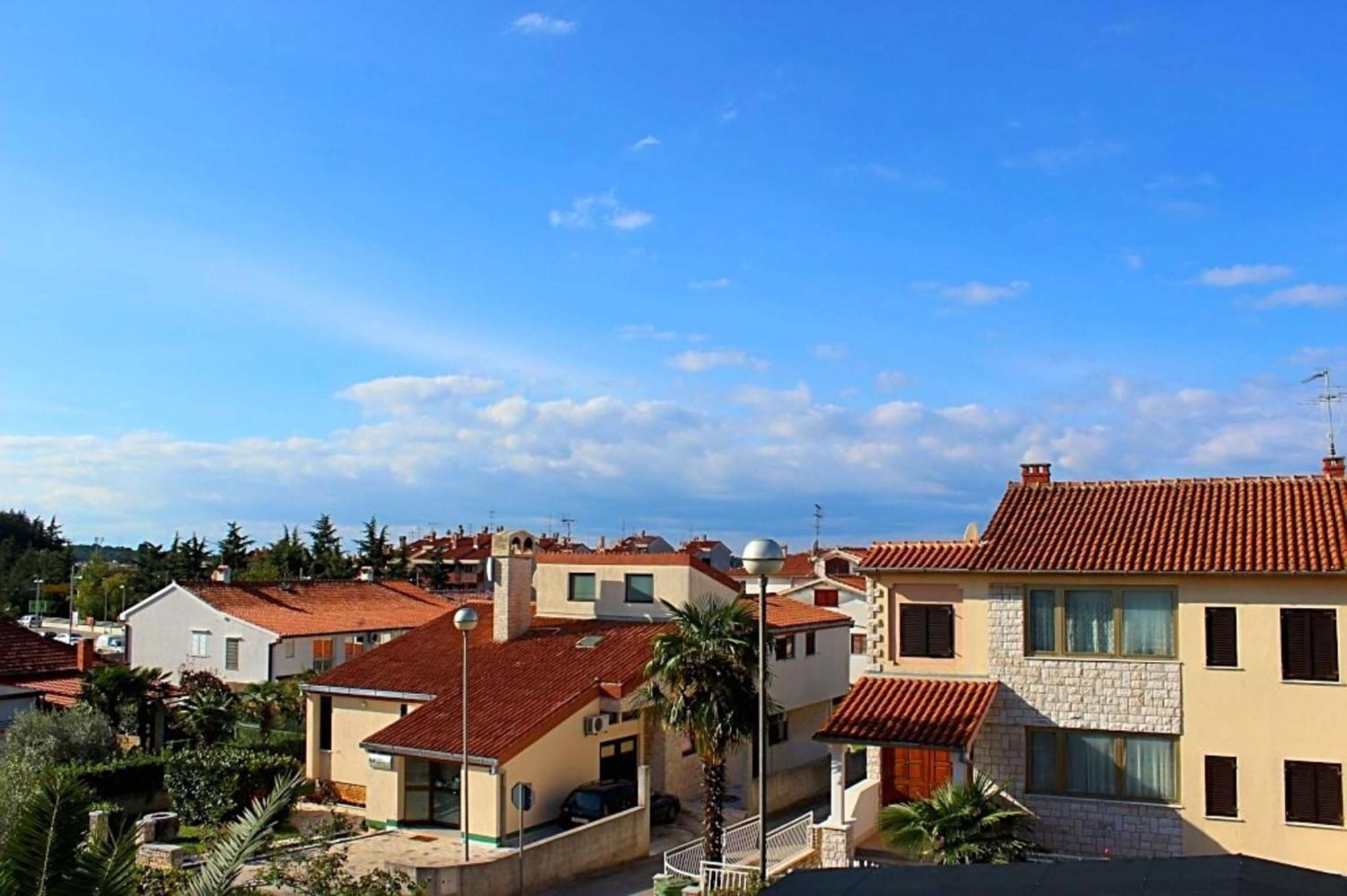 Emi Apartamento Poreč Exterior foto